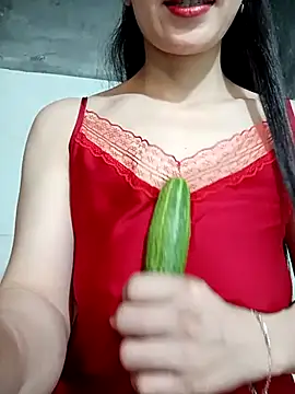 vyvvyy69 - Vyvvyy69's free webcam - UK Sex Cams