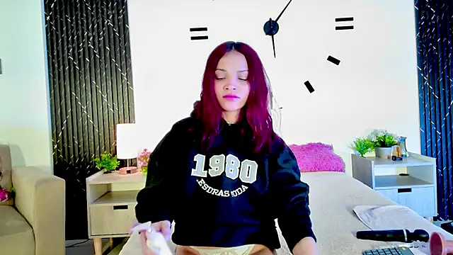 aurora_petitee webcam