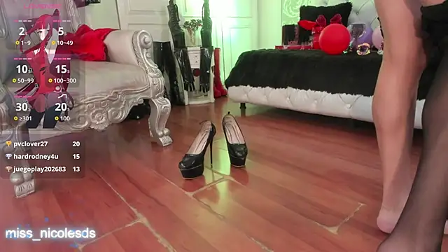 miss_nicolesds_ webcam