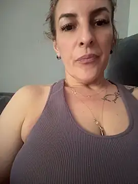 Hot-Milf4U webcam