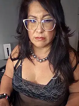 CurvyFireLatina webcam