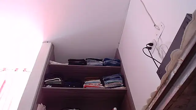 nicolle_milf1978 webcam