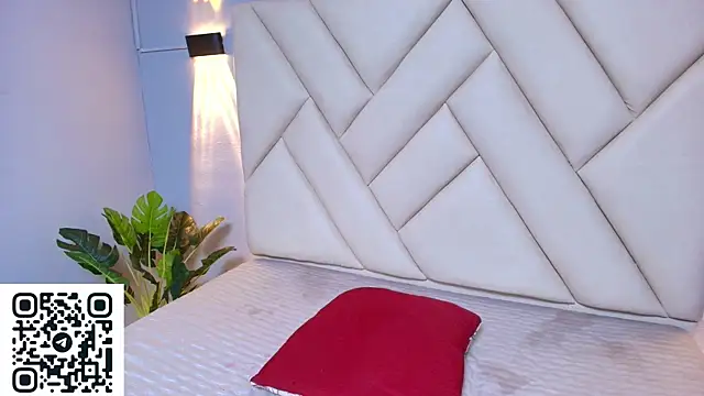 katy_handerson webcam