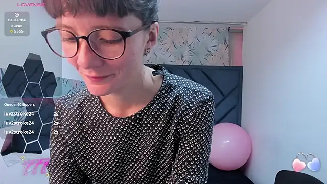 valery_more__ (F milf) - 🍒SHOW MY ASS CLOSE UP+ONE FINGER