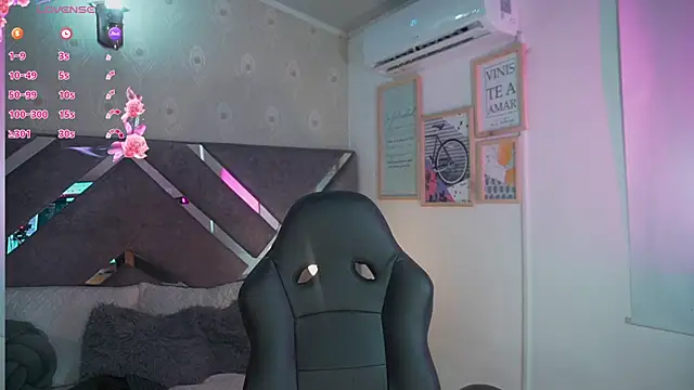 AlinnaJohnson webcam