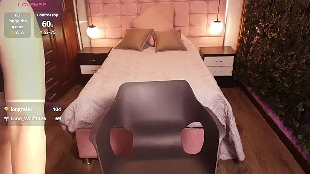 moriahstorm (F milf) - Fingers in pussy+Clit play 🔥