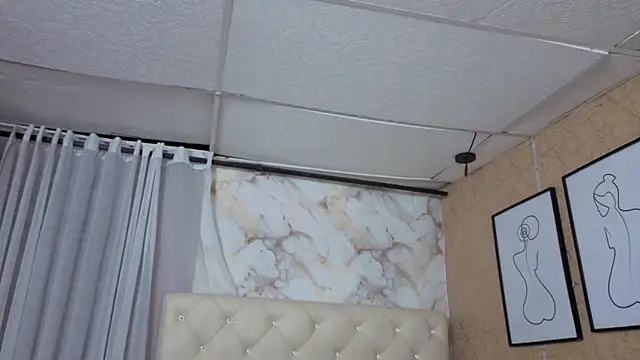 QueenSallyDesire webcam