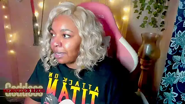 MercedesRedd webcam