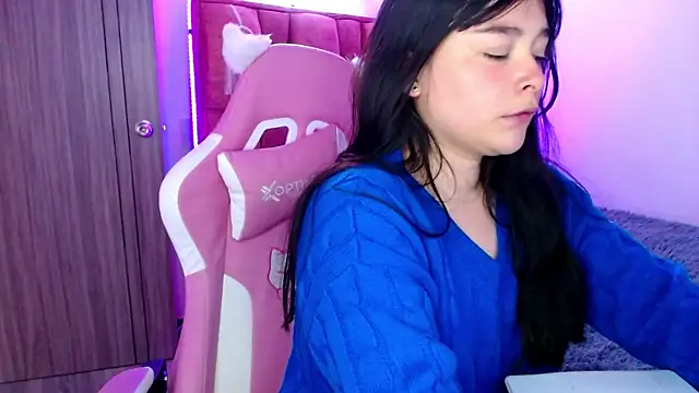nahia_brm (F young) - show ass doggy naked