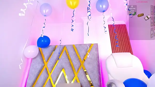 Lizza_Jones's room