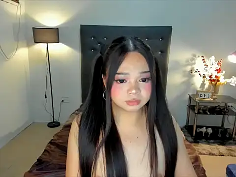 Kendralicious webcam