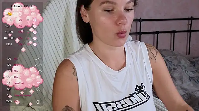 lil_luna_x webcam