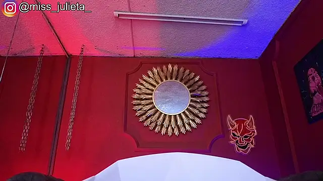 Julieta_Russell webcam