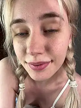 LovelyMiu webcam