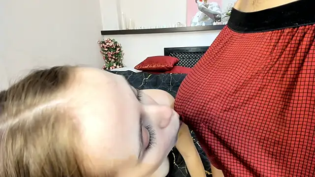 4u4Love live cam on StripChat
