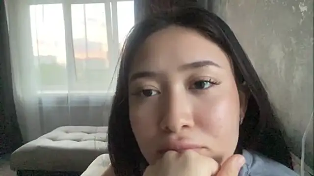 YourMiIa live cam on StripChat