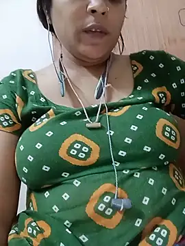 Meloni_71 live cam on StripChat