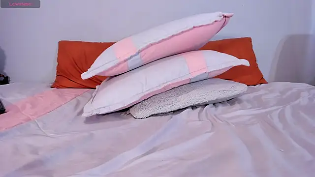 pauletew10 (F teen) - rub my ass with fingers 🍑🔥