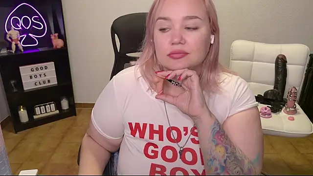 MargotGrey webcam