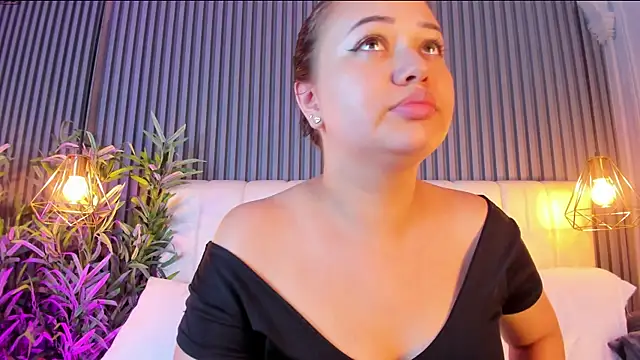 AnaisClark webcam
