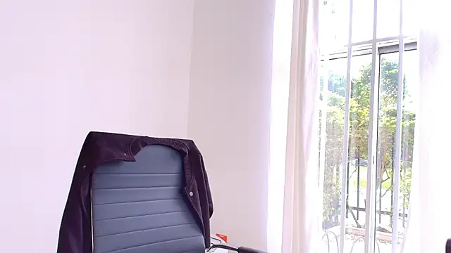 NaomiClay webcam