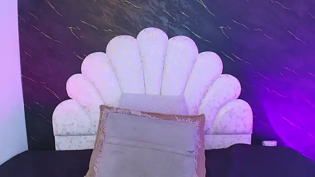 _MiaBrown_ webcam