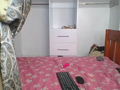 dehmyqueen (F young) - crazy squirt and domination