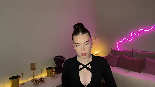 mistress_of_hearts webcam