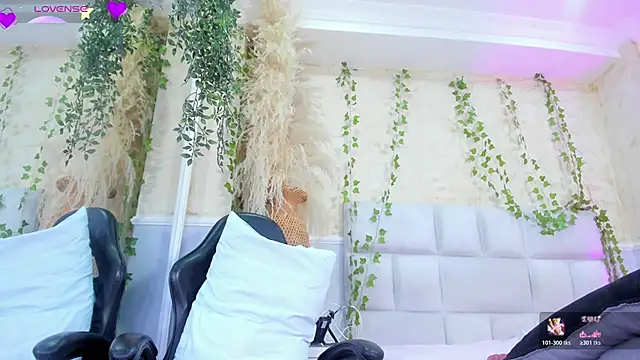 scarletevanss_ - ScarletEvanss_'s free webcam - UK Sex Cams
