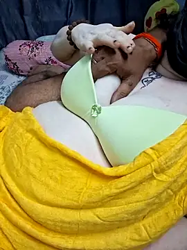 Indian_Coupl3 webcam