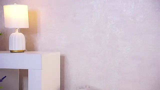 SunnivaCovil live cam on StripChat