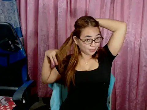 onlymaes_19 webcam
