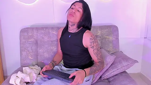 ArohomLester_ webcam