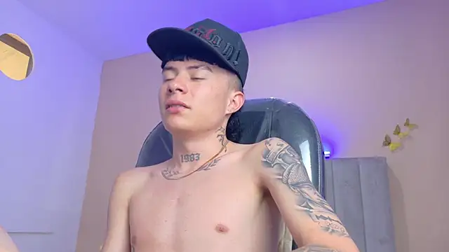 Nascary_Fox webcam