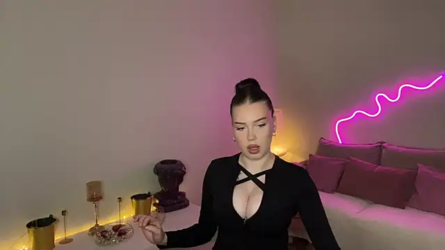 mistress_of_hearts webcam