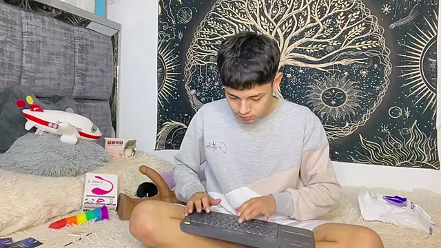 Bldavioro45 - Male webcam sex chat