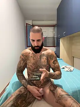 gioeltoro89 (Ask my age) - Lick my milk baby🍆💦💦
