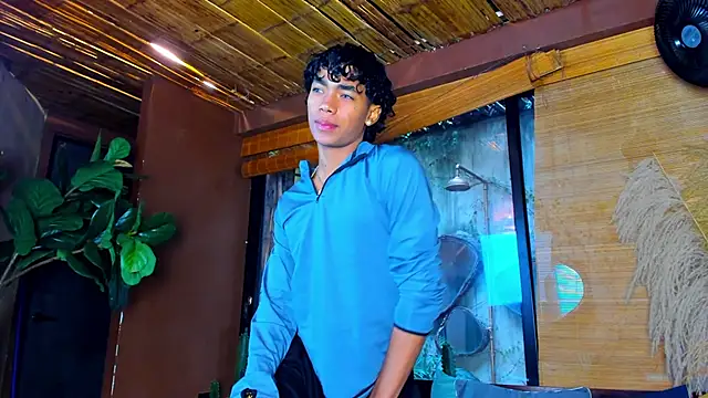 AlanCutee webcam