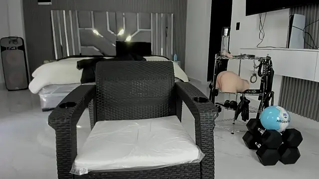 master_leather webcam