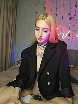 Emma_Willson live cam on StripChat