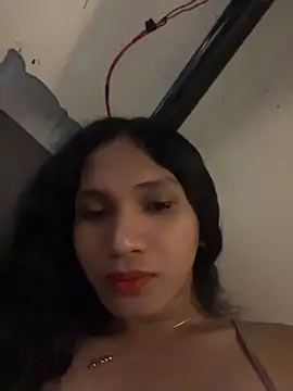 slutty_aki webcam
