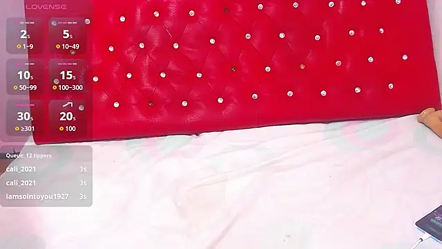 wonderfuldiana live cam on StripChat
