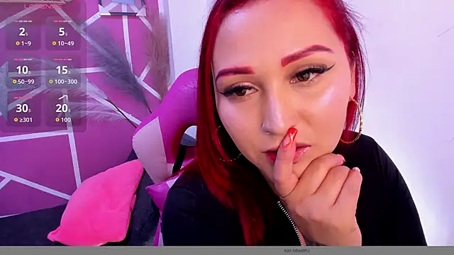 lucy_beatifull live cam on StripChat