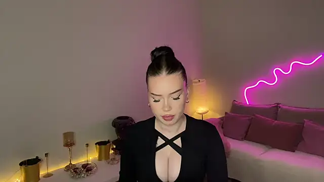 mistress_of_hearts webcam