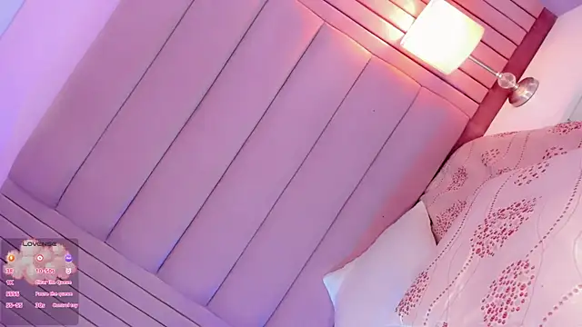 Camille_deluxe's room