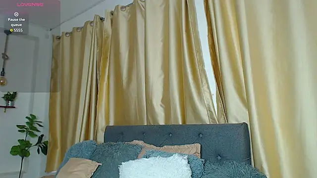 Emma_hassani webcam