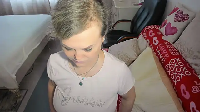 MildMature webcam