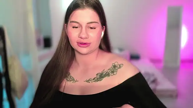 JuicyHelenX webcam