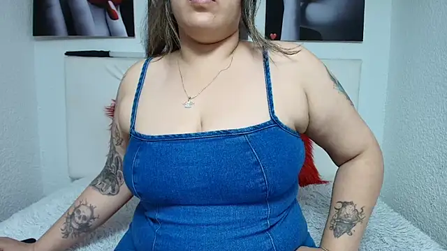 LinaBrowm webcam
