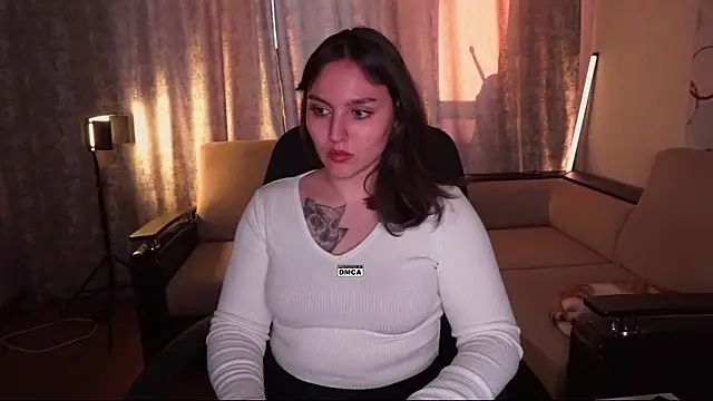 Hoot_owl_cb live cam on StripChat